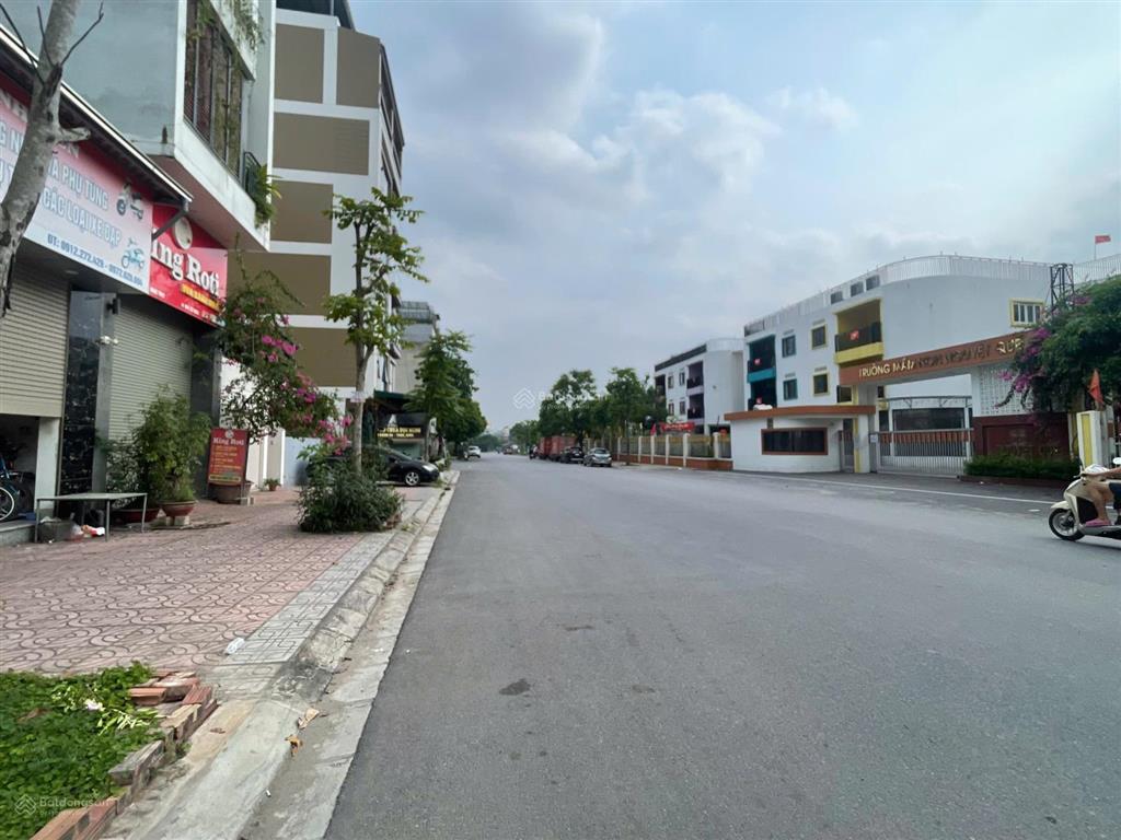 Bán đất tđc ngọc thuỵ, 2 mặt thoáng, ô tô tránh, 30 m2, giá chỉ nhỉnh 8 tỷ.