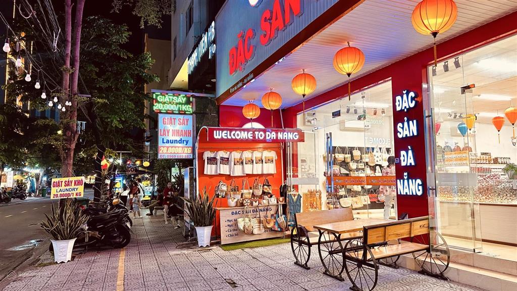 Cặp một trong số ít đường hà bổng, dt 276m². sát biển. cực đẹp. giá rất tốt. 85 tỷ