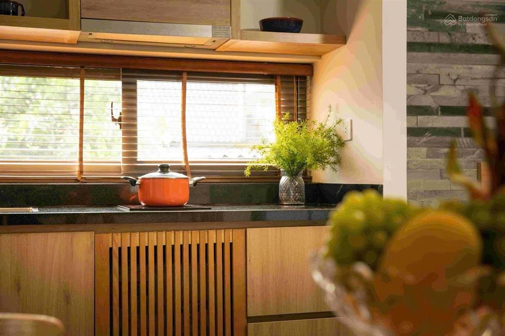 Toà boutique cực đẹp doanh thu 500 triệu/tháng. sát biển. mặt tiền lê mạnh trinh. giá 75 tỷ