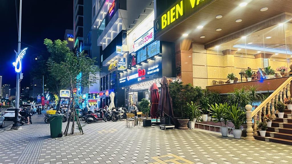 Cặp đất 250m² mặt tiền phạm văn đồng. cách biển 400m. đang cho thuê 80tr/tháng. được xây 14 tầng