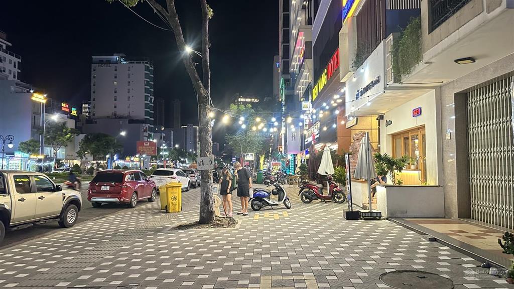 Cặp đất 250m² mặt tiền phạm văn đồng. cách biển 400m. đang cho thuê 80tr/tháng. được xây 14 tầng