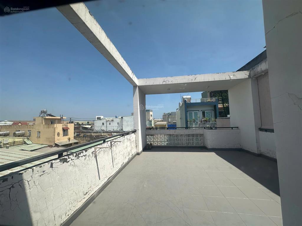Bán nhà liền kề vạn phúc  oto trong sân