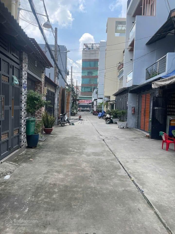 2,7 tỷ giảm còn 2 tỷ 550. nhà 41m2 hẻm 6m lê hồng phong, q5 xây 3 tầng. gần vòng xoay lý thái tổ