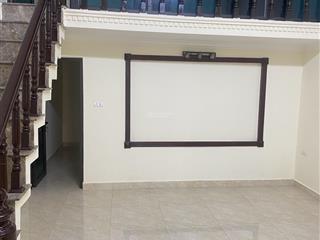 Bán đất phố nam dư 60m², hiện đang có nhà cấp 4  vị trí đắc địa, gần ô tô
