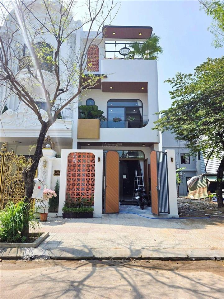 Bán nhà 2 lầu (5x22m) đường tạ quang bửu, gần bến xe quận 8. đang cho thuê 15tr