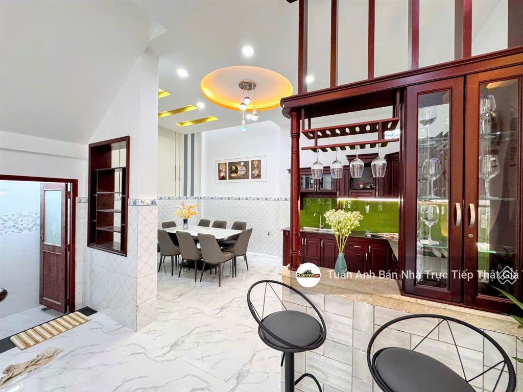 Bán nhanh nhà đẹp 1 trệt 2 lầu, gần tạ quang bửu,5x64m,đang cho thuê 15 triệu 1 tháng,full nội thất