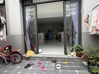 Bán nhà quận tân phú 2 lầu nở hậu sân rộng xe ô tô ra vào thoải mái giá tốt 54m2 đang cho thuê