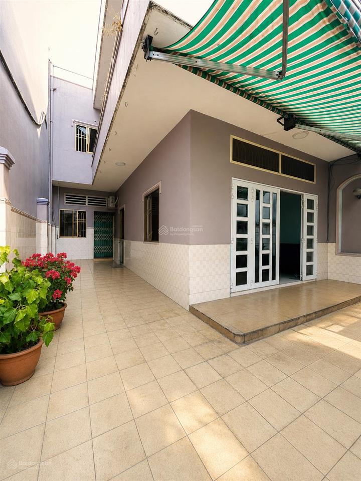 Bán nhà 3 tầng trần xuân soạn q7 ngang 8m 136.7m²