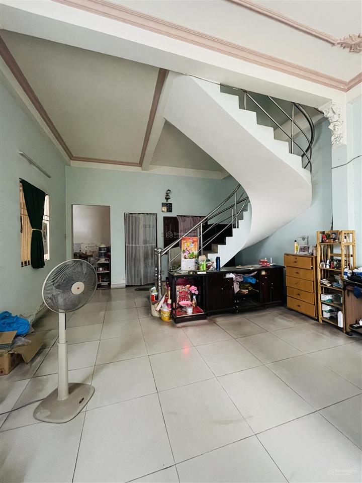 Bán nhà 3 tầng trần xuân soạn q7 ngang 8m 136.7m²