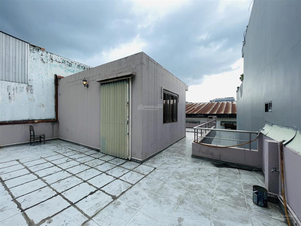 Bán nhà 3 tầng trần xuân soạn q7 ngang 8m 136.7m²
