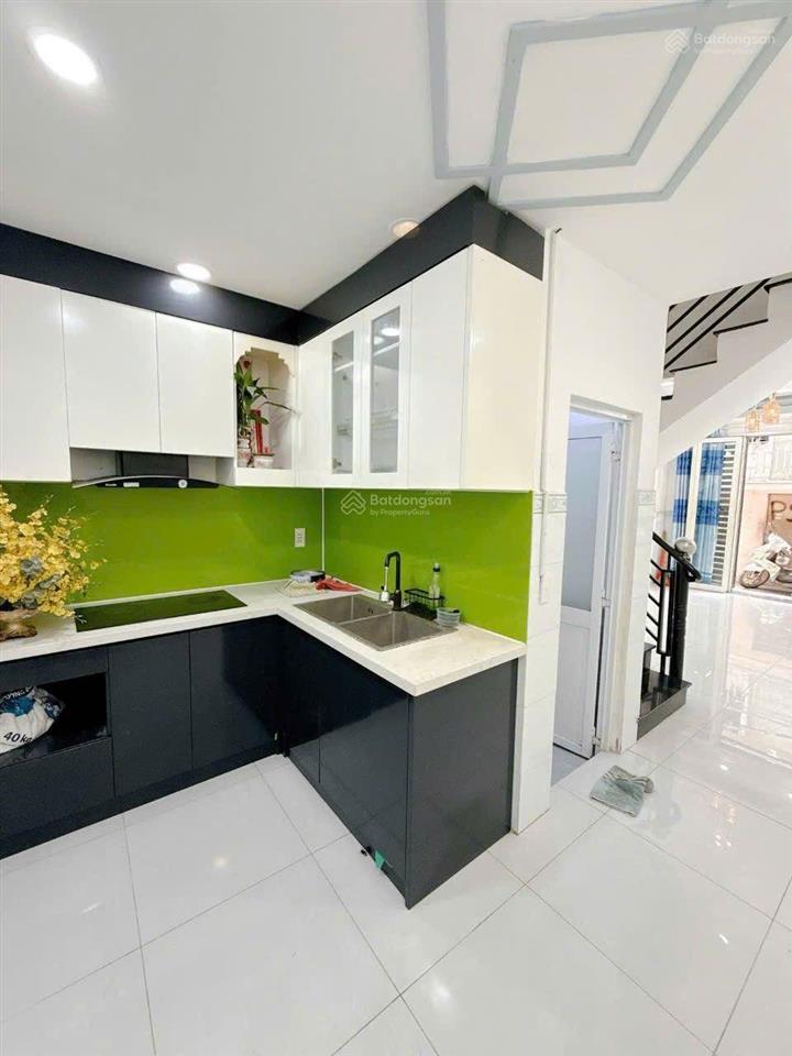 Chị hồng bán căn nhà bùi văn ba, 4 x 10m, chỉ 4,5 tỷ, khu chế xuất tân thuận, quận 7