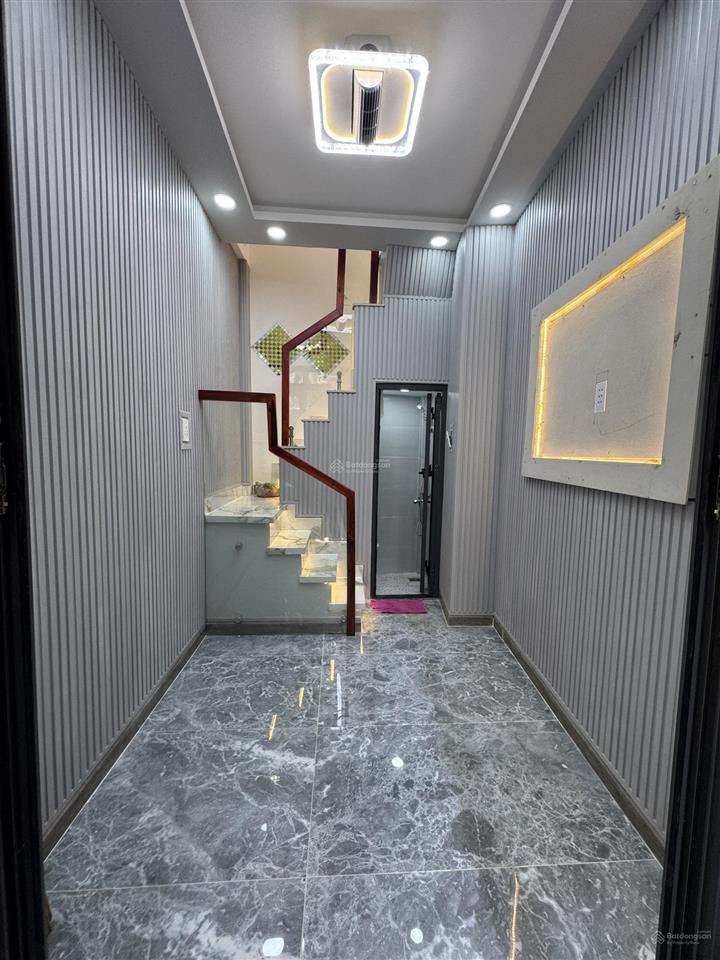 Bán nha quận 4 , kết cấu 3 lầu btct ,kê khai 99