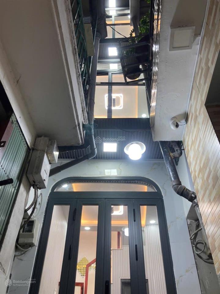 Bán nha quận 4 , kết cấu 3 lầu btct ,kê khai 99