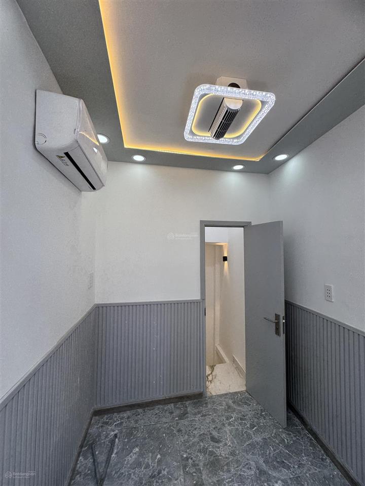 Bán nha quận 4 , kết cấu 3 lầu btct ,kê khai 99