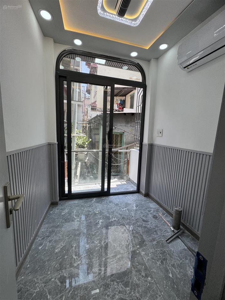 Bán nha quận 4 , kết cấu 3 lầu btct ,kê khai 99