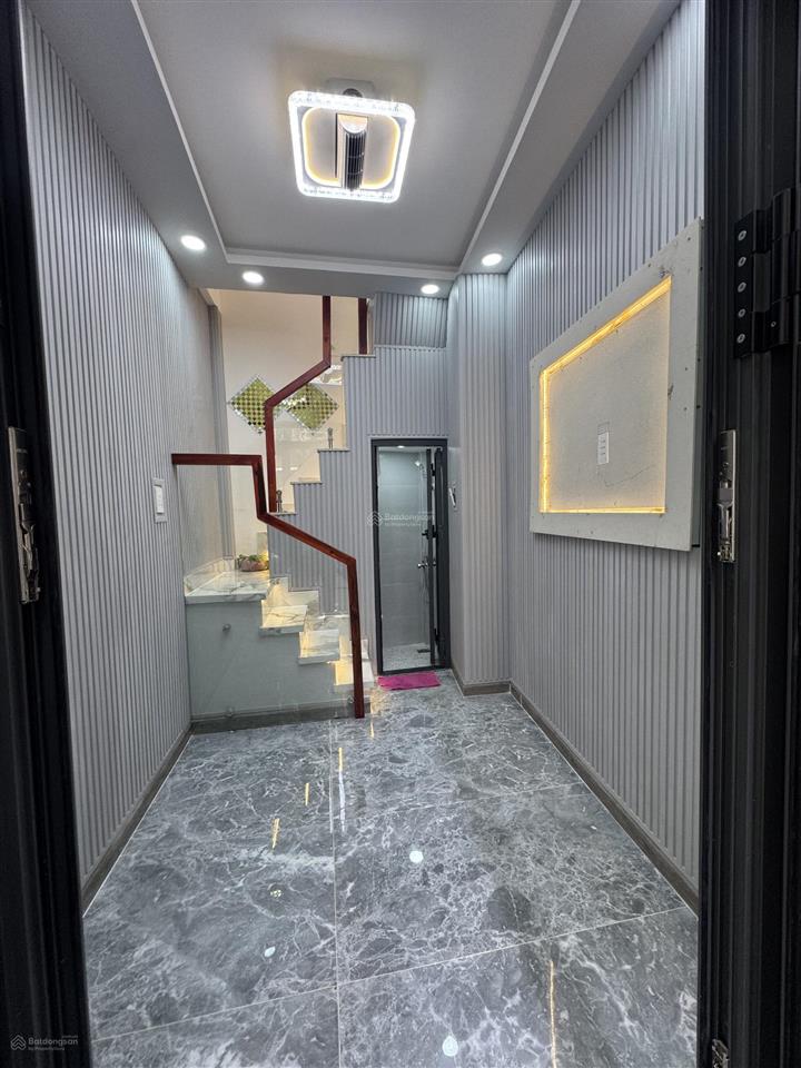 Bán nha quận 4 , kết cấu 3 lầu btct ,kê khai 99