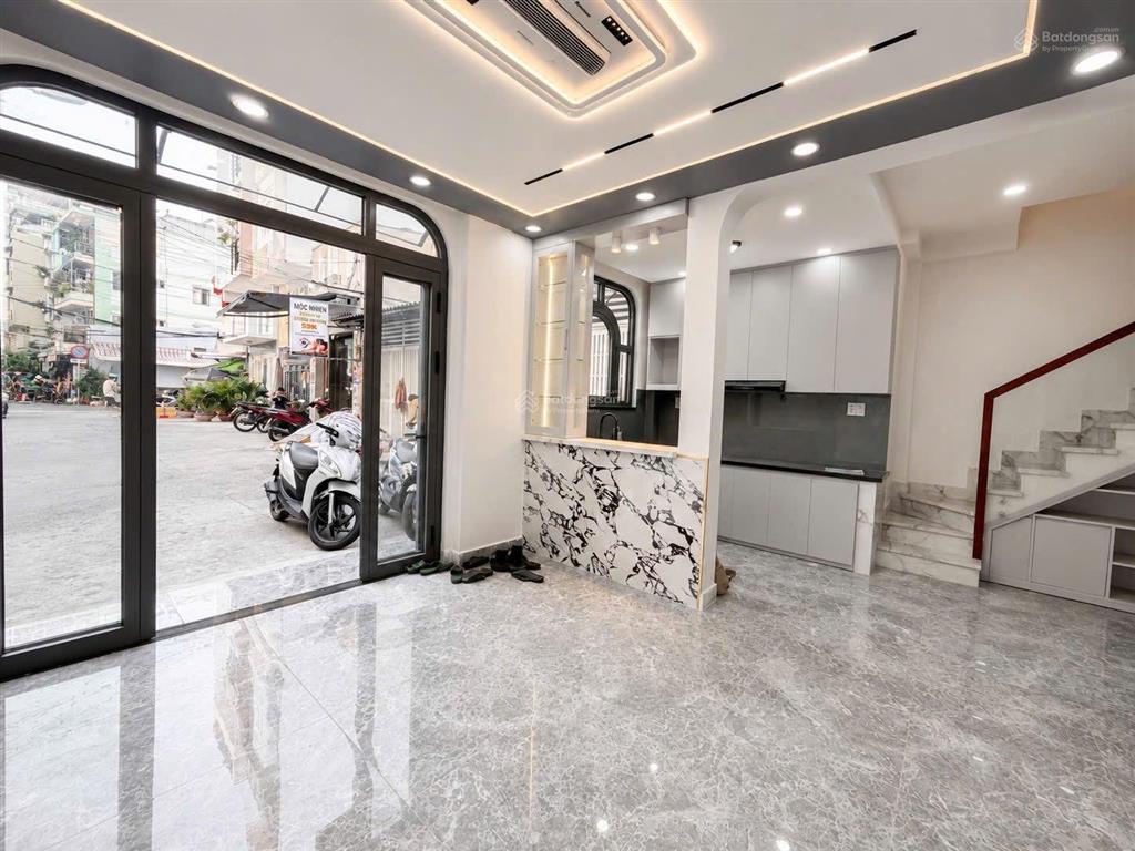 Bán nhà góc 2 mặt tiền đường số 11, phường khánh hội