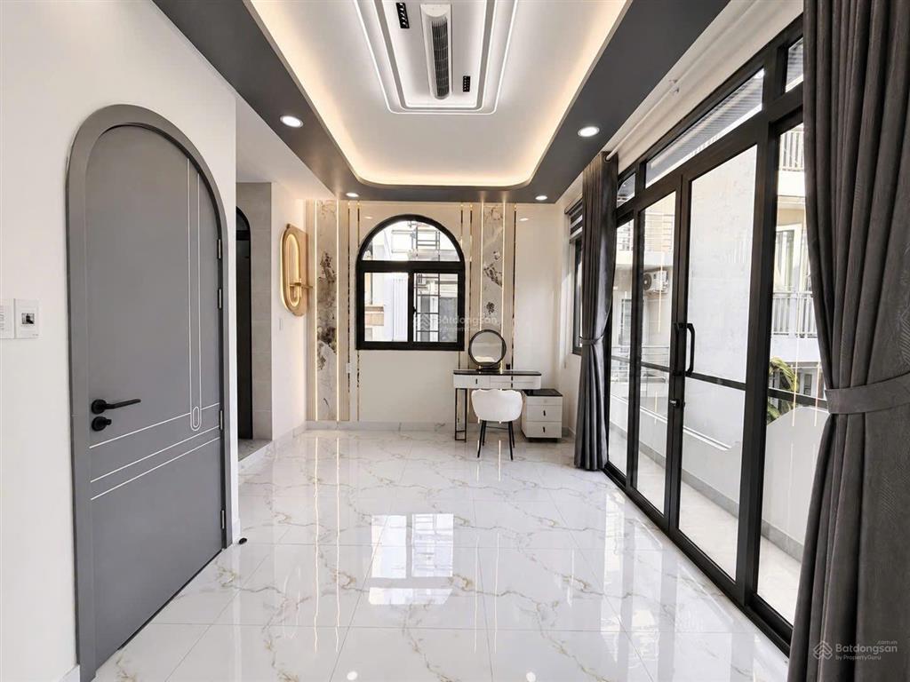Bán nhà góc 2 mặt tiền đường số 11, phường khánh hội