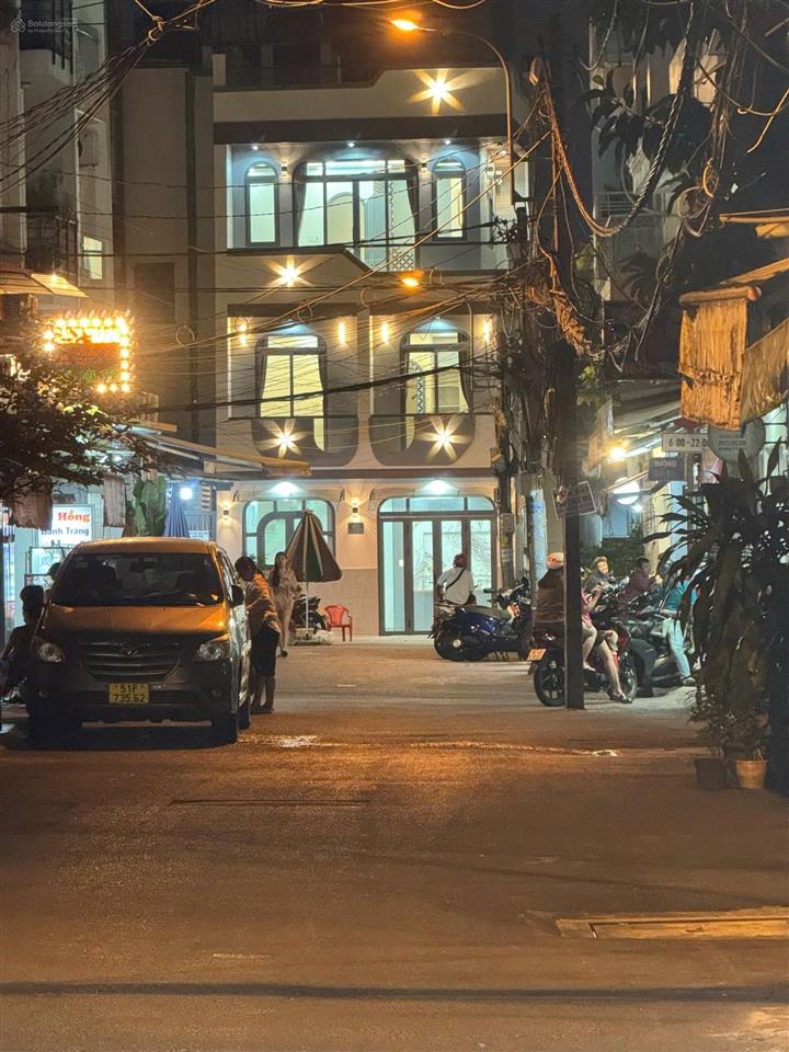 Bán nhà góc 2 mặt tiền đường số 11, phường khánh hội