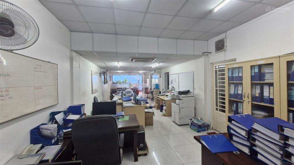 Hẻm tải quay đầu trần tấn sát mũi tàu cộng hòa dt khủng 158m2 8mx20m f.tân sơn nhichỉ 15.5 tỷ.