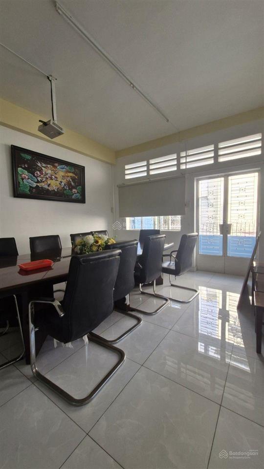 Hẻm tải quay đầu trần tấn sát mũi tàu cộng hòa dt khủng 158m2 8mx20m f.tân sơn nhichỉ 15.5 tỷ.