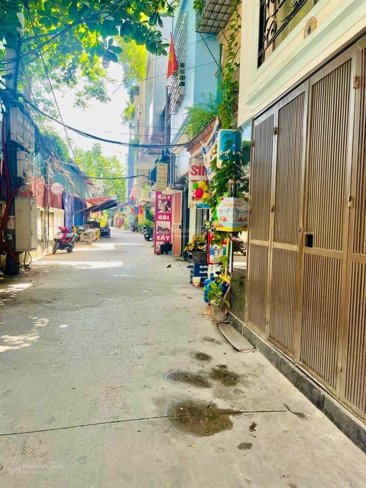 Bán nhà đẹp, đường giải phóng  hoàng mai, ngày đường oto qua, dt 39 m, giá tốt 6.8 tỷ