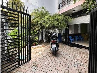 Lý phục man q7, biệt thự 3 tầng 6pn, ngang khủng 8x15m, đường nhựa 8m xe hơi tránh, chỉ 13.x tỏi