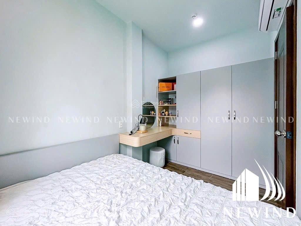 Chdv đường số 43 p. tân quy, dòng tiền khủng 130tr, 6 tầng 12 phòng, thang máy, dt 4.2x21m.
