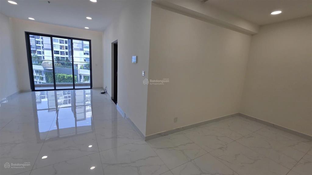 Căn 2pn+1 rẻ nhất diamond centery 96m, tầng 6 đông nam, gía 8.x tỷ, tt 3.8 tỷ nhận nhà, góp 3 năm