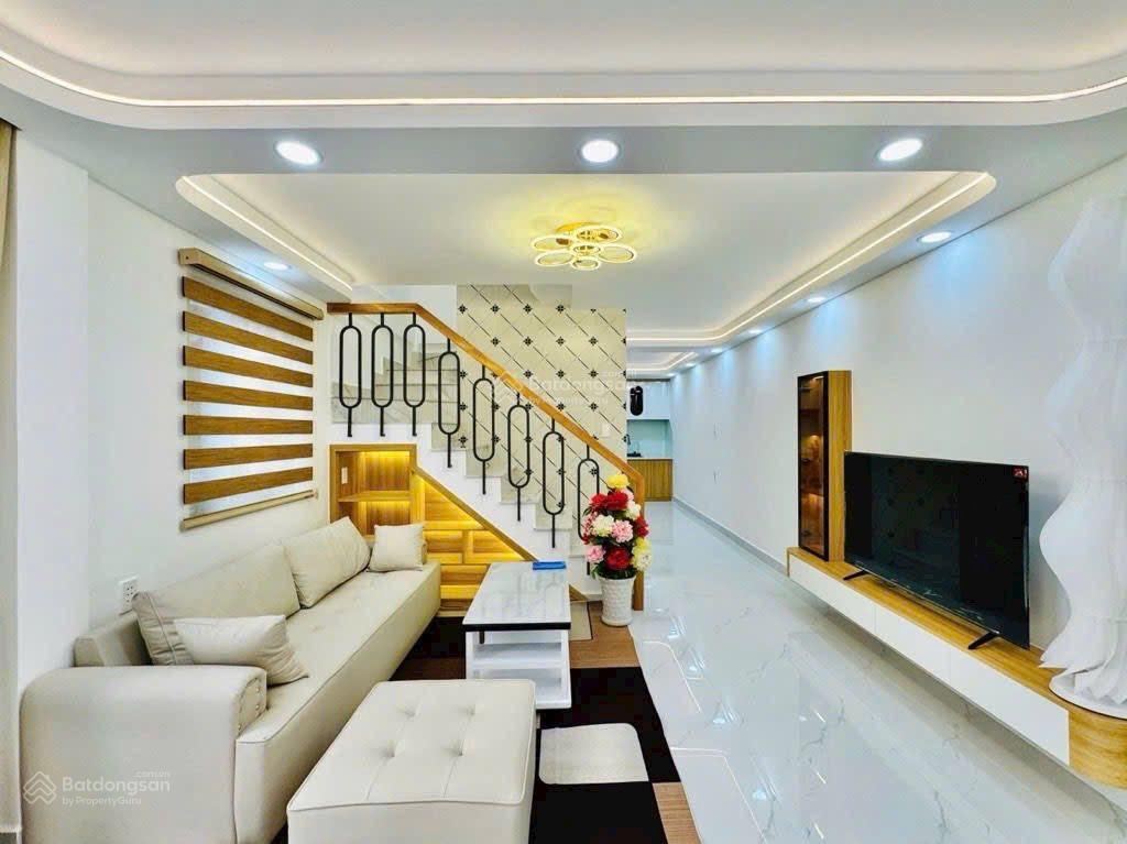 Chủ cần bán gấp nhà giá rẻ thị trường ngay nguyễn thượng hiền,q.bình thạnh 2tỷ4 60m2.shr hẻm xe hơi