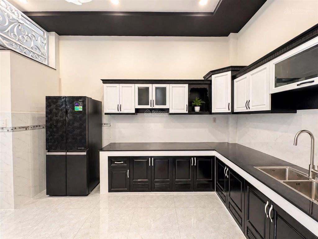Chủ cần gấp nhà giá rẻ nhất thị trường ngay tô hiệu,q.tân phú 5tỷ35 70m2.shr hẻm thông xe hơi