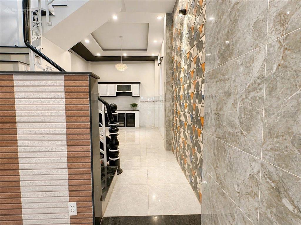 Chủ cần gấp nhà giá rẻ nhất thị trường ngay tô hiệu,q.tân phú 5tỷ35 70m2.shr hẻm thông xe hơi