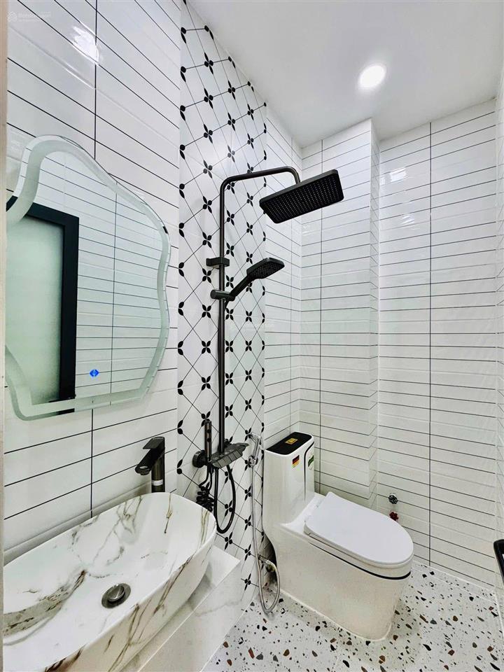 Chủ cần bán gấp nhà giá rẻ thị trường ngay đội cung, q.11 6tỷ7 65m2.shr ngân hàng hỗ trợ cho vay