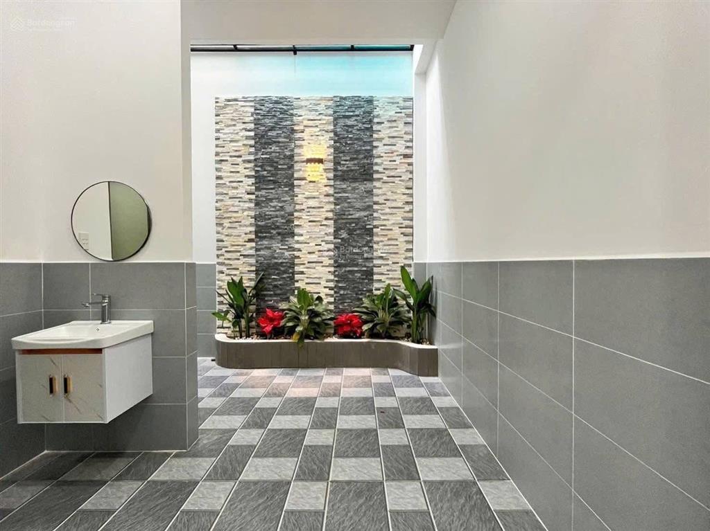 Chủ cần tiền bán gấp nhà thị trường ngay quốc hương, q.2 5ỷ75 120m2.shr có ngân hàng hỗ trợ cho vay