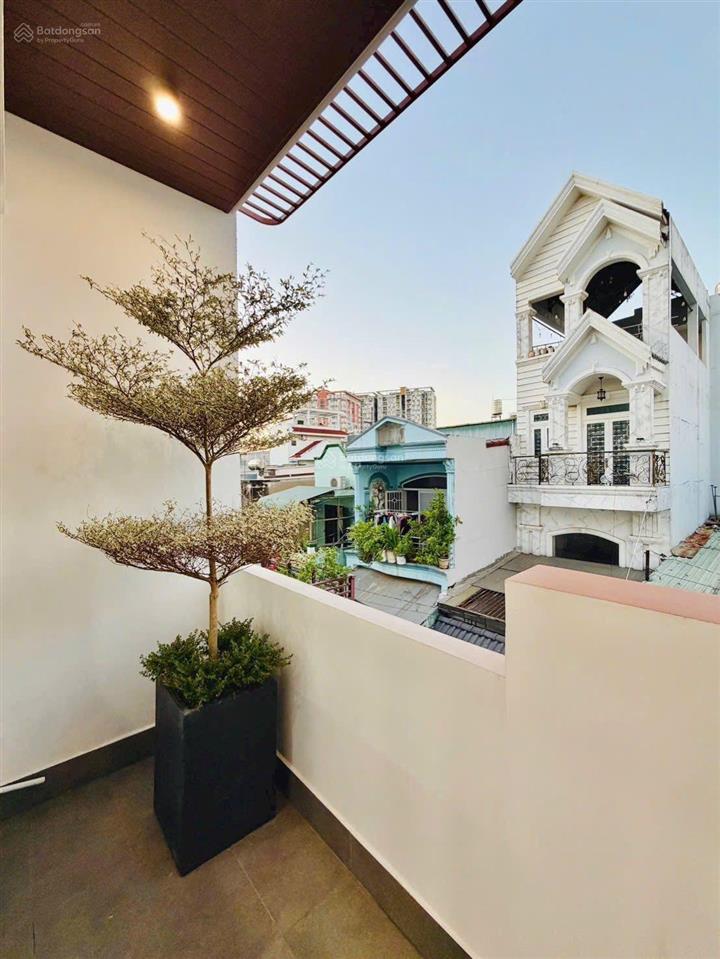 Cơ hội hiếm nhà rẻ nhất thị trường ngay trần khắc chân, q.1 6tỷ92 85m2.shr hẻm xe hơi ra vào