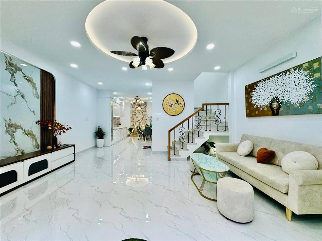 Cơ hội hiếm nhà rẻ nhất thị trường ngay lý chính thắng q.3 3tỷ85 75m2.shr ngân hàng hỗ trợ cho vay