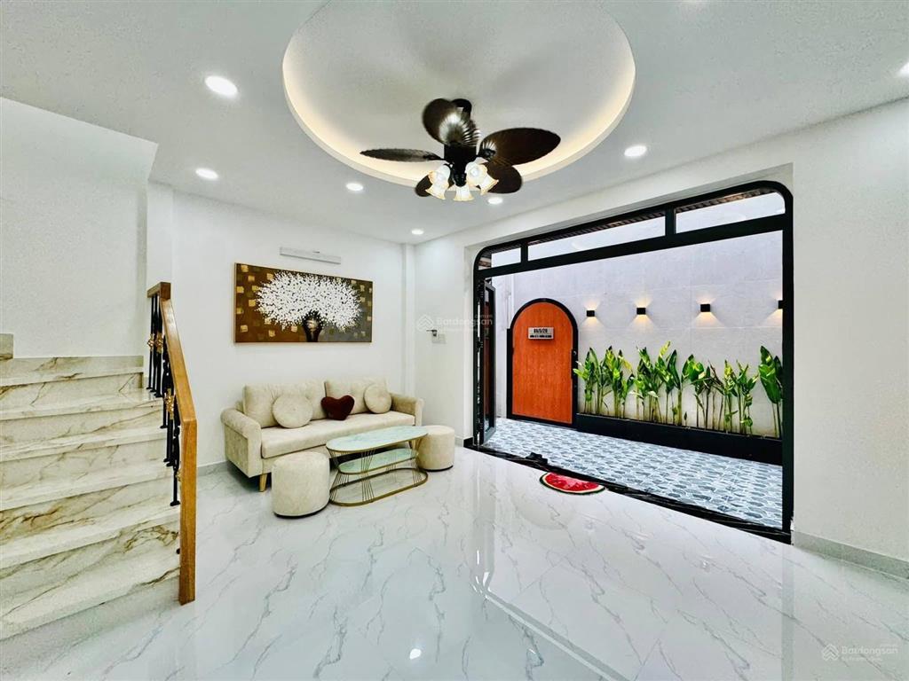 Cơ hội hiếm nhà rẻ nhất thị trường ngay lý chính thắng q.3 3tỷ85 75m2.shr ngân hàng hỗ trợ cho vay