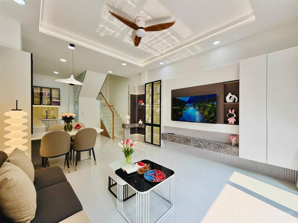 Cơ hội hiếm với nhà rẻ nhất thị trường ngay đoàn thị điểm, q.phú nhuận 5tỷ14 65m2.shr hẻm xe hơi