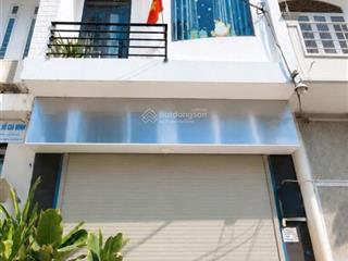 Chủ cần tiền bán gấp ở thị trường ngay an dương vương, q.5 3tỷ240 60m2. shr hẻm xe hơi ra vào