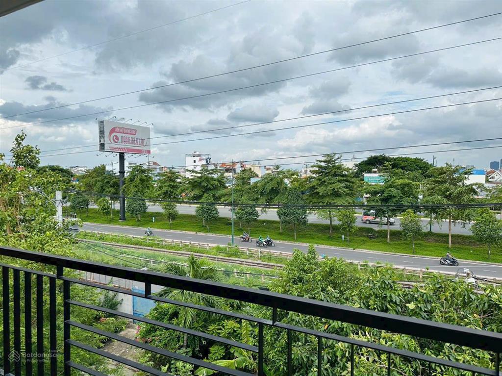 Bán gấp nhà đẹp ngay đường 45, ở tp. thủ đức, giá 3 tỷ 500, 120m2. shr, hẻm xe hơi thông
