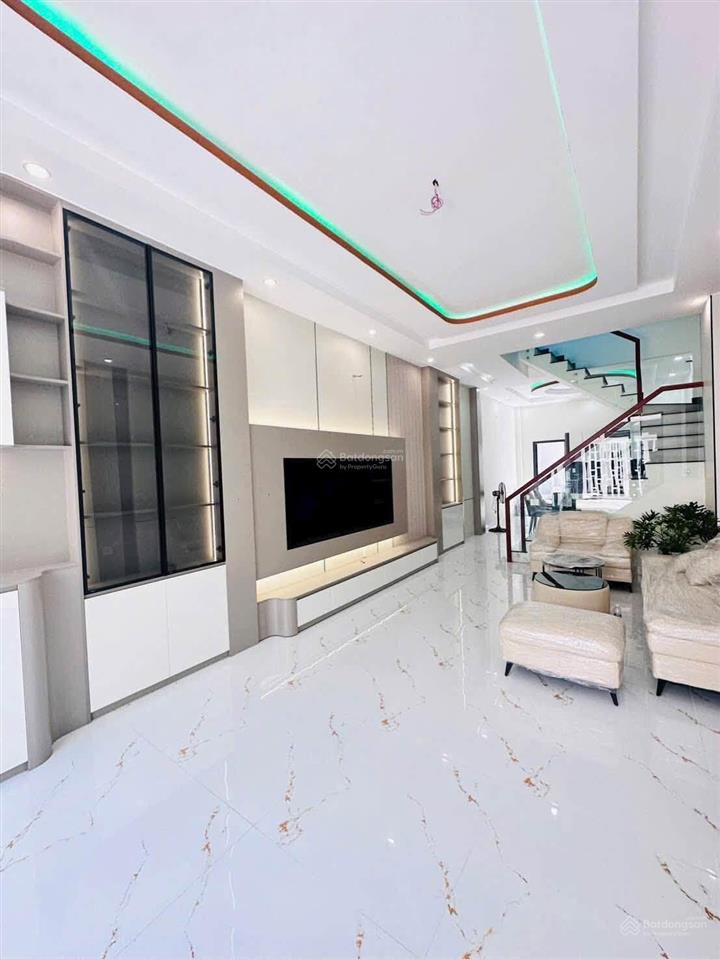 Bán gấp nhà đẹp ngay đường hiệp bình ở thủ đức, giá 3 tỷ 260, 70,8m2. shr hẻm thông xe hơi ra vào