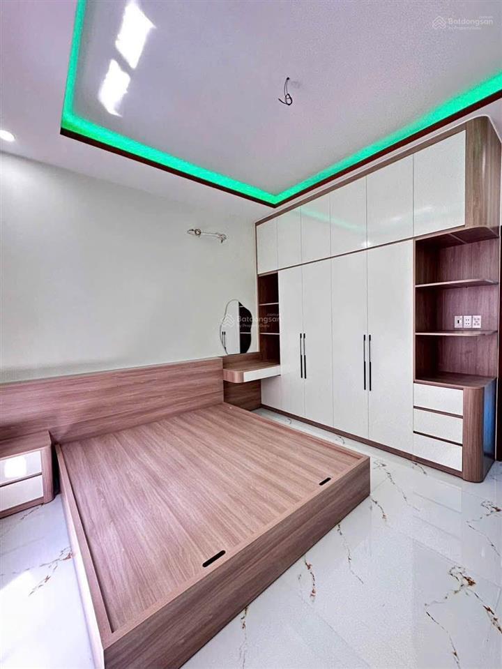 Bán gấp nhà đẹp ngay đường hiệp bình ở thủ đức, giá 3 tỷ 260, 70,8m2. shr hẻm thông xe hơi ra vào