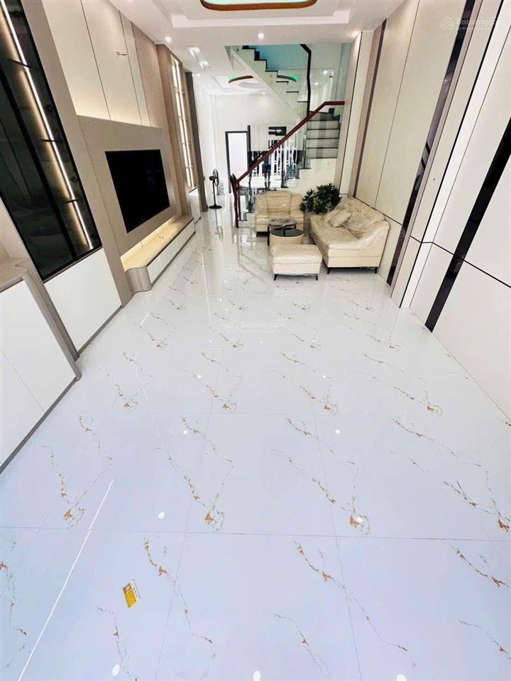 Bán gấp nhà đẹp ngay đường hiệp bình ở thủ đức, giá 3 tỷ 260, 70,8m2. shr hẻm thông xe hơi ra vào