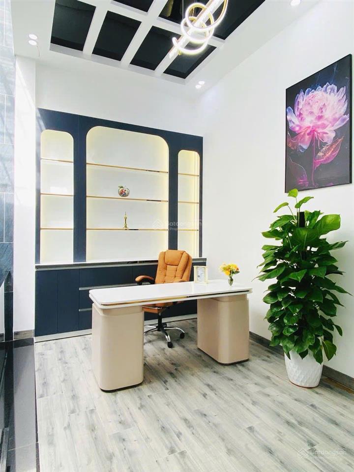 Ngay sát bến xe nhà mặt phố hái ra tiền luxury  khai thác dòng tiền cao sẵn ở
