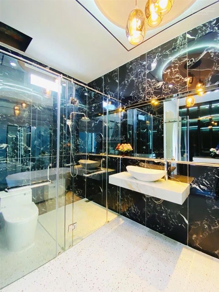 Ngay sát bến xe nhà mặt phố hái ra tiền luxury  khai thác dòng tiền cao sẵn ở