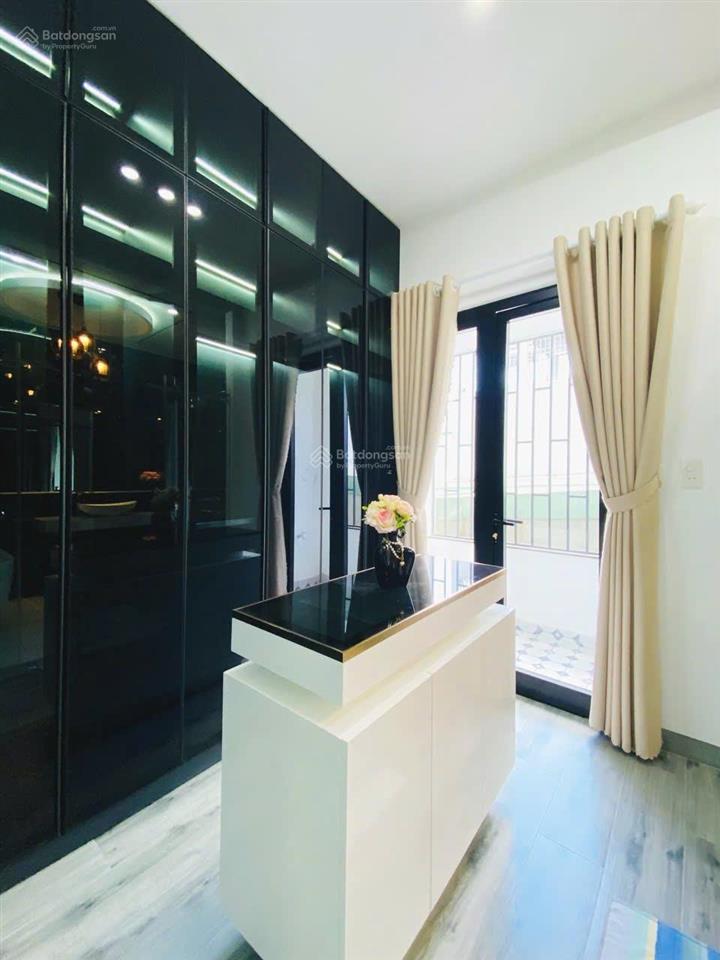 Ngay sát bến xe nhà mặt phố hái ra tiền luxury  khai thác dòng tiền cao sẵn ở