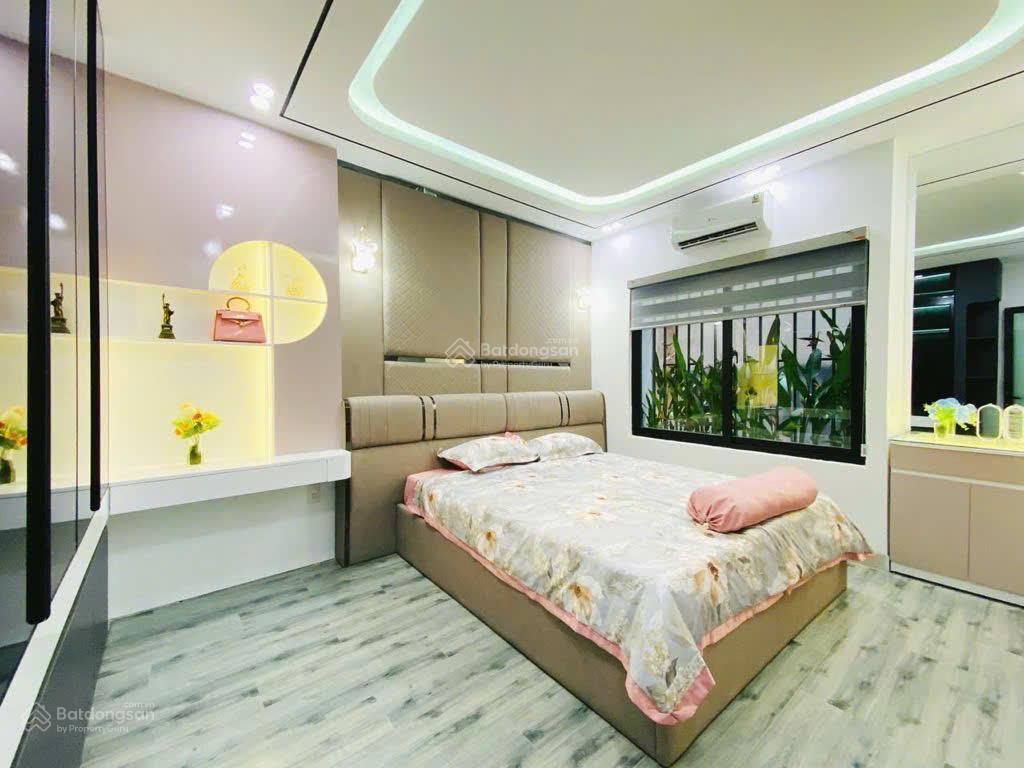 Ngay sát bến xe nhà mặt phố hái ra tiền luxury  khai thác dòng tiền cao sẵn ở