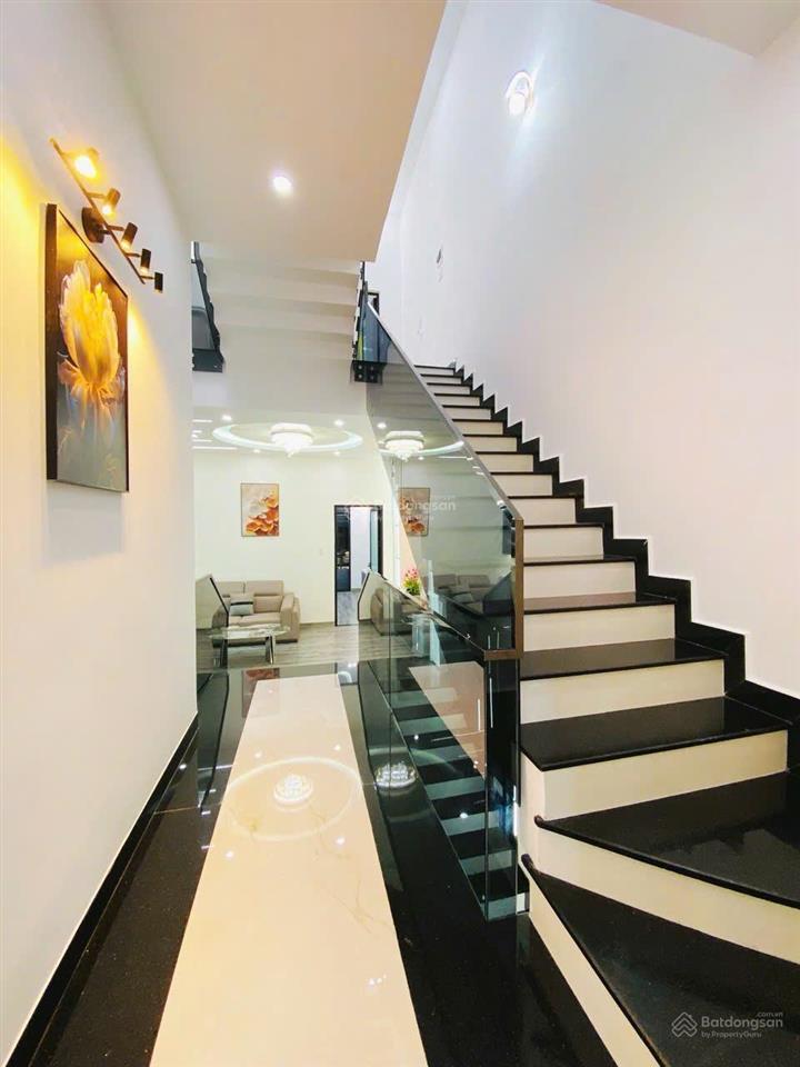 Ngay sát bến xe nhà mặt phố hái ra tiền luxury  khai thác dòng tiền cao sẵn ở
