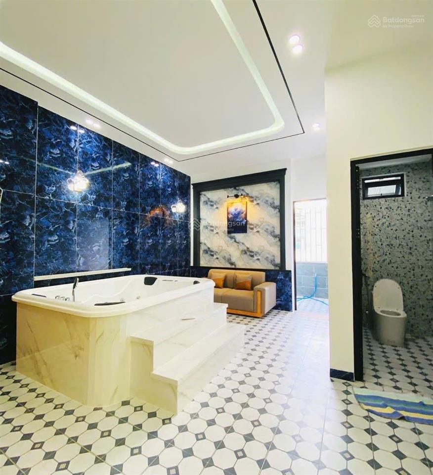 Ngay sát bến xe nhà mặt phố hái ra tiền luxury  khai thác dòng tiền cao sẵn ở