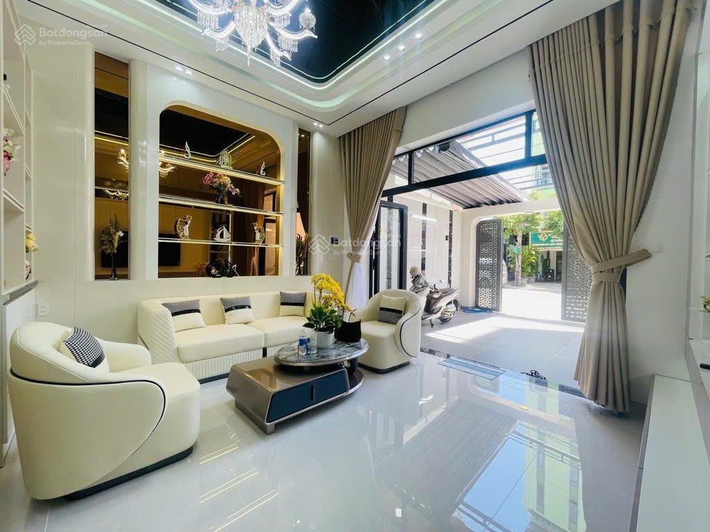 Ngay sát bến xe nhà mặt phố hái ra tiền luxury  khai thác dòng tiền cao sẵn ở